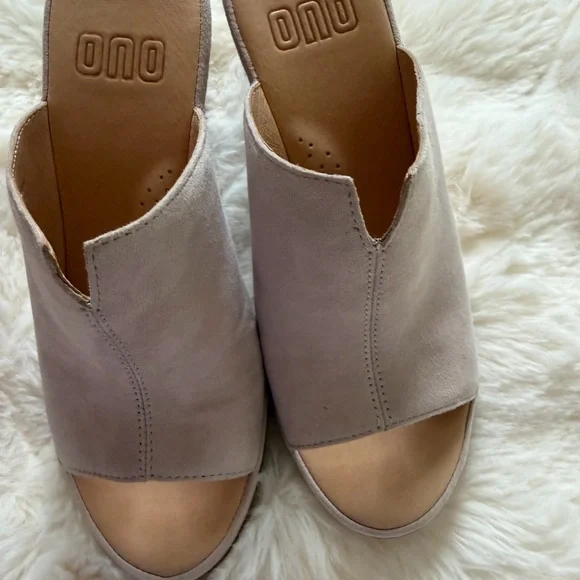 Urban Outfitters Cream Mules - Picture 3 of 6